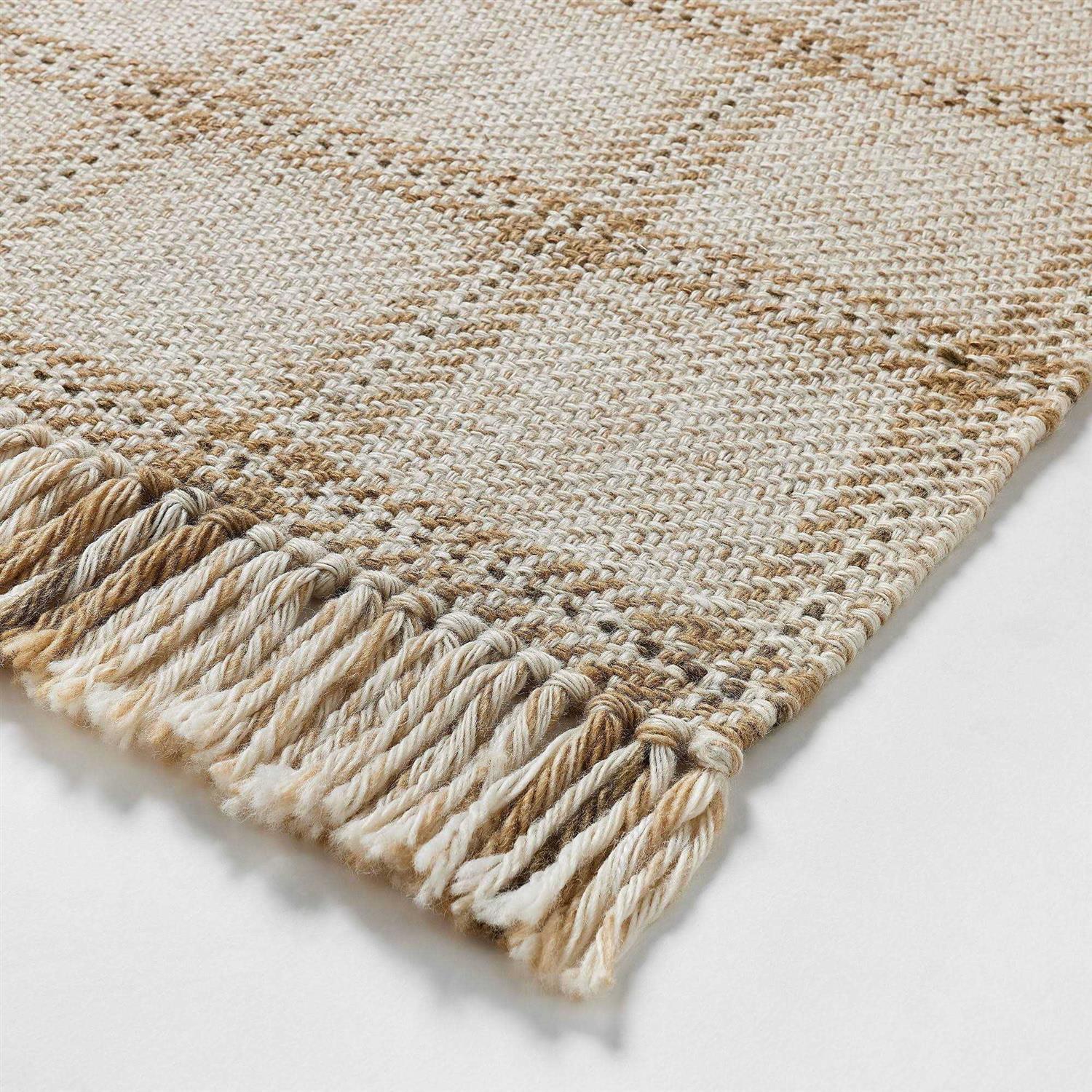 2’1×3’2 Indoor/Outdoor Plaid Accent Rug - Image 3