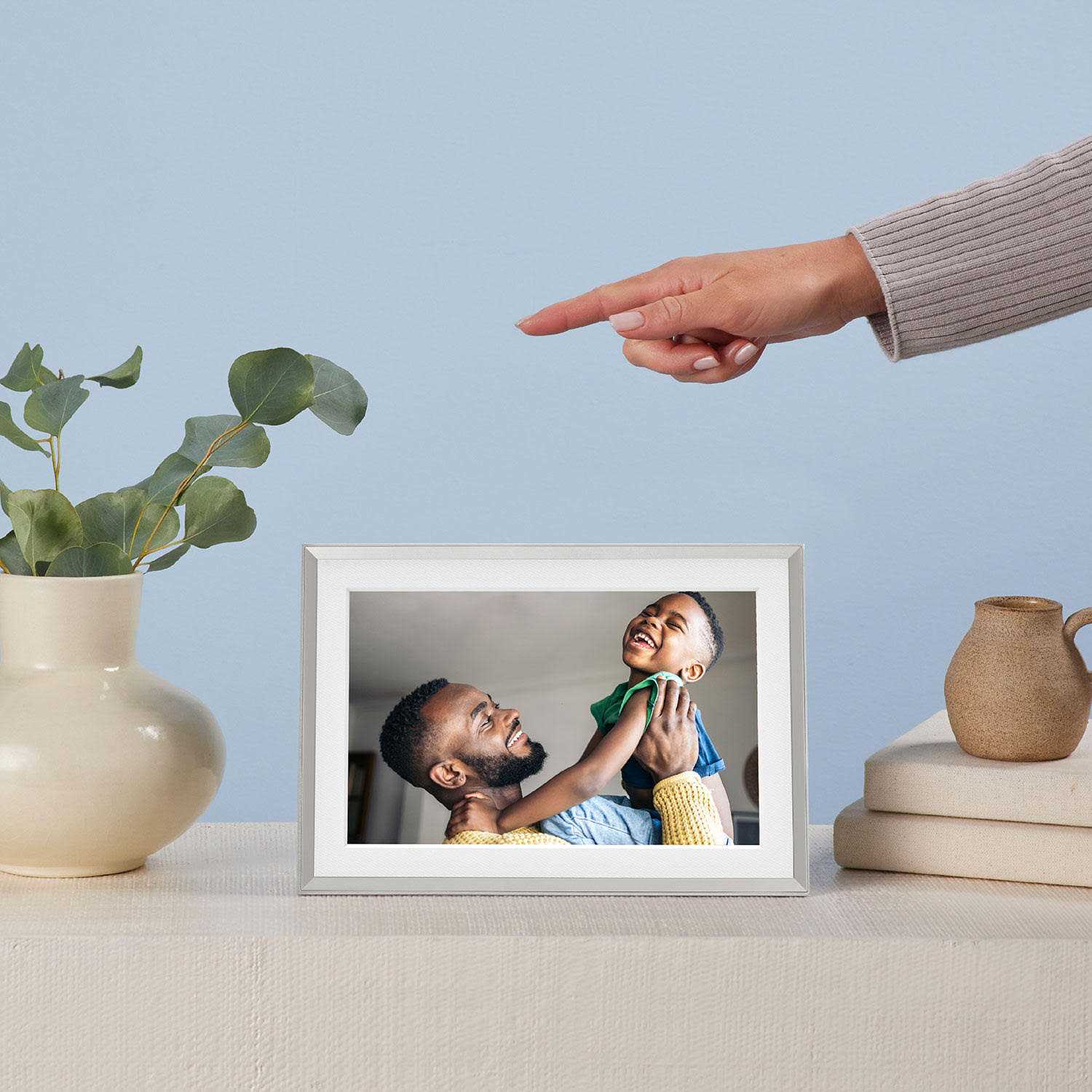 Aura Frames Digital Photo Frame - Image 3