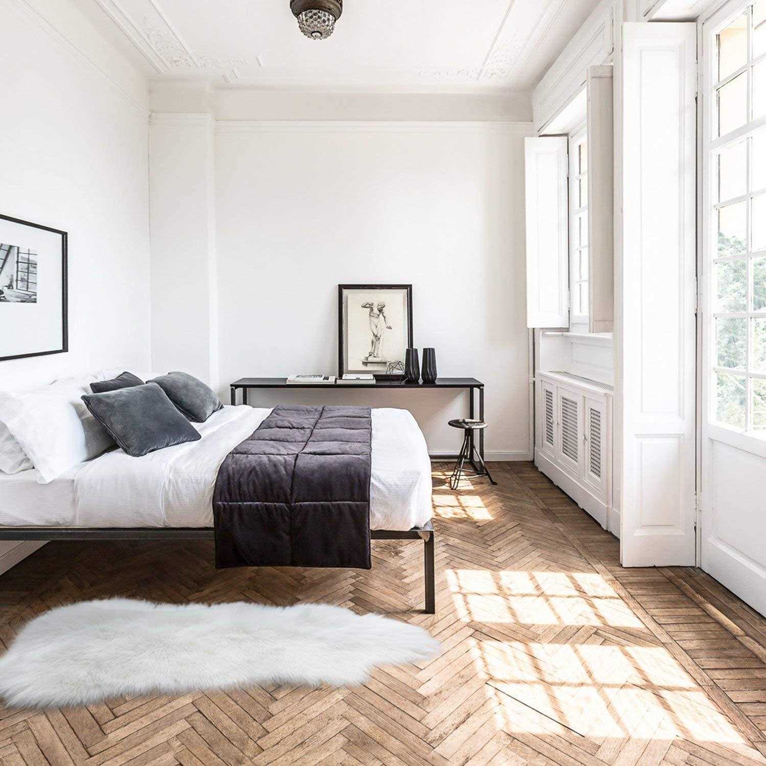 Ashler Faux Fur Rug Fluffy Shaggy Area Rug Ultra Soft 2 x Sheepskin Fur Rug - Image 4