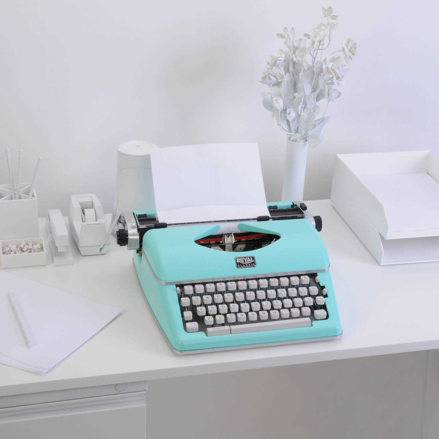 Royal Classic Manual Typewriter - Image 4