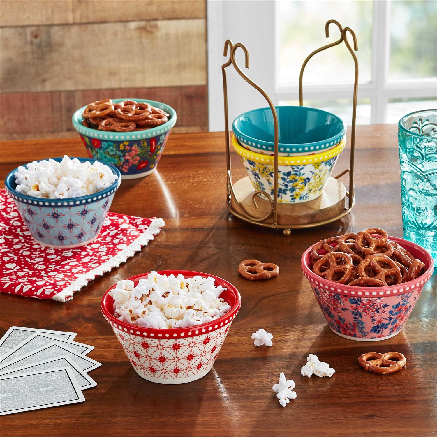 The Pioneer Woman 6 Piece Fancy Flourish Ramekin Set with Carrying Caddy - Image 2