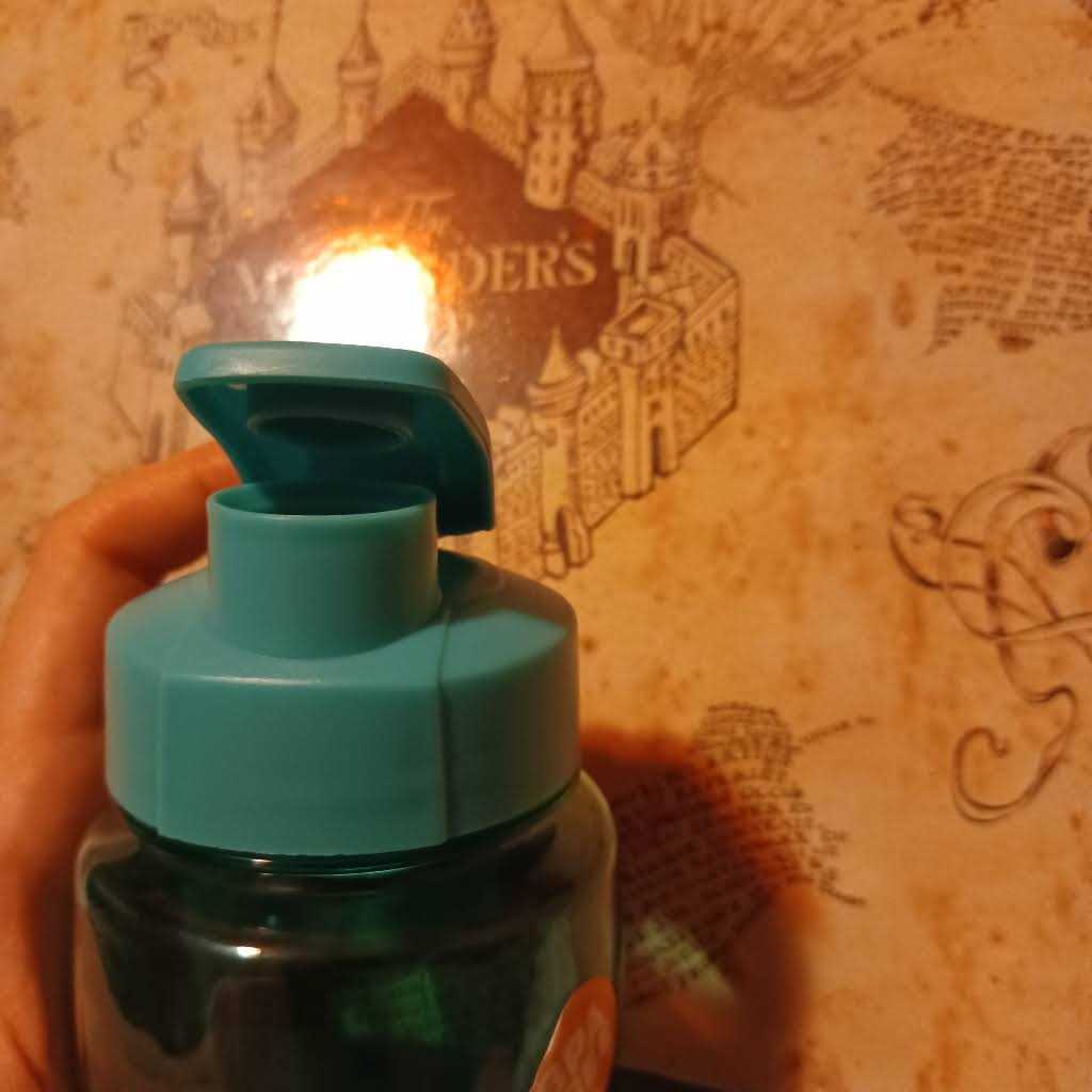 Tlee0880’s Closet Colorful Plastic Water Bottles with Flip-Top Lids - Image 2