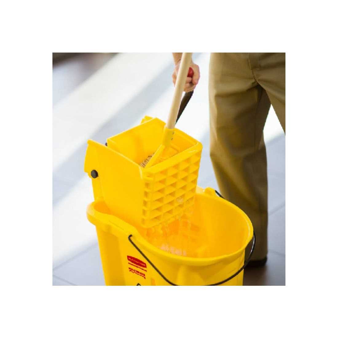 Rubbermaid Tandem 31 qt Wringer Bucket - Image 5