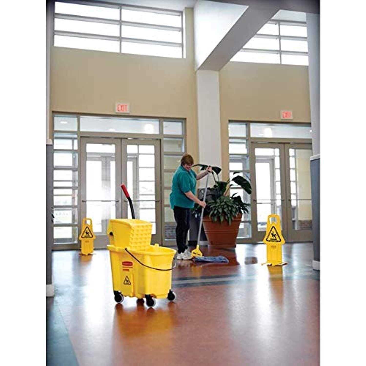 Rubbermaid Mop Bucket WaveBrake 35 qt Yellow 1887305 - Image 3