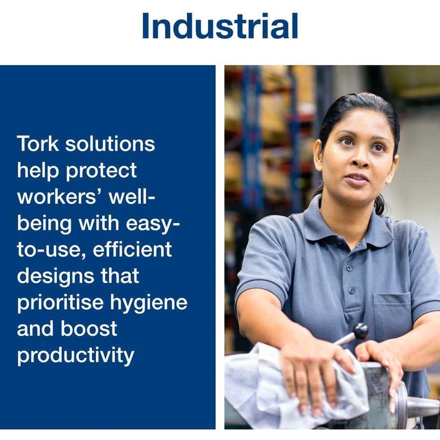 Tork Matic Hand Towel Roll - Image 4