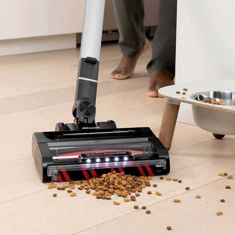 Shark Stratos Cordless Stick Vacuum with Clean Sense IQ Bundle - Image 4
