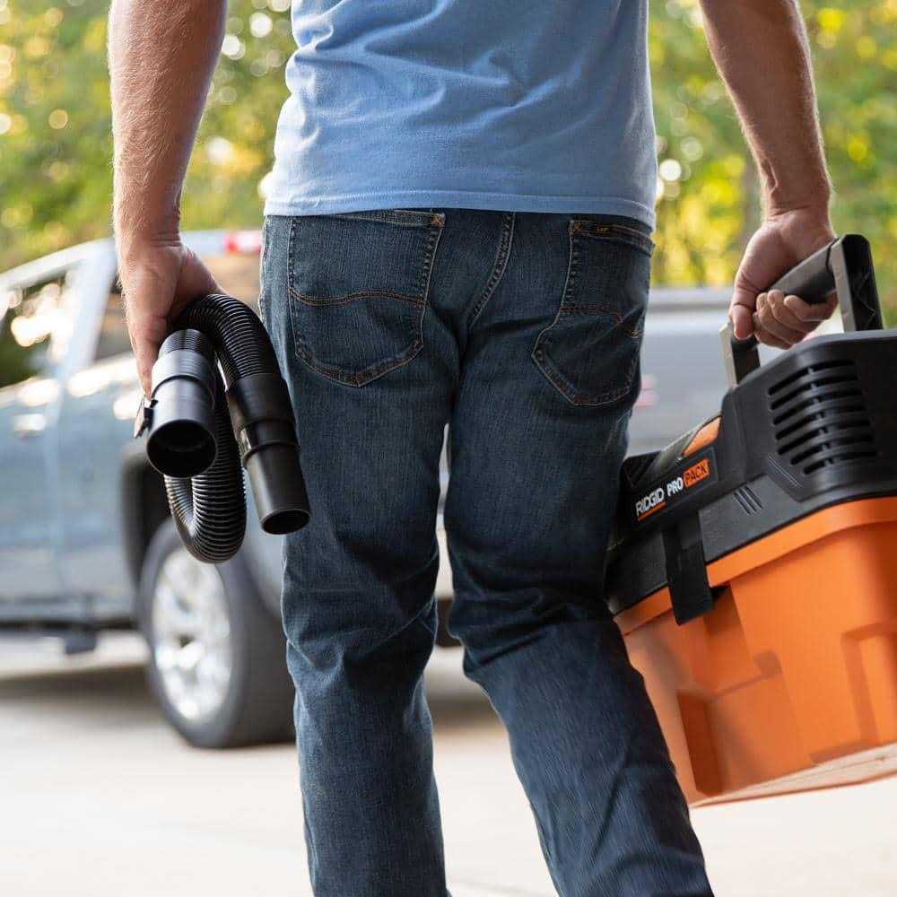 RIDGID VT1721 1-7/8 in. Tug-A-Long Expandable Locking Vacuum Hose for RIDGID VT1721 Wet/Dry Shop Vacuums - Image 4