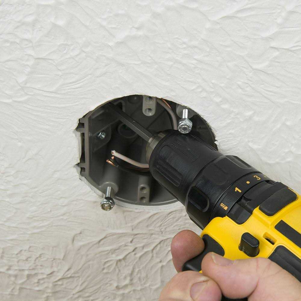 Southwire Smart Ceiling Fan & Fixture Box MSBFAN - Image 2