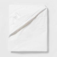 Room Essentials Waterproof Zippered Mattress Protector