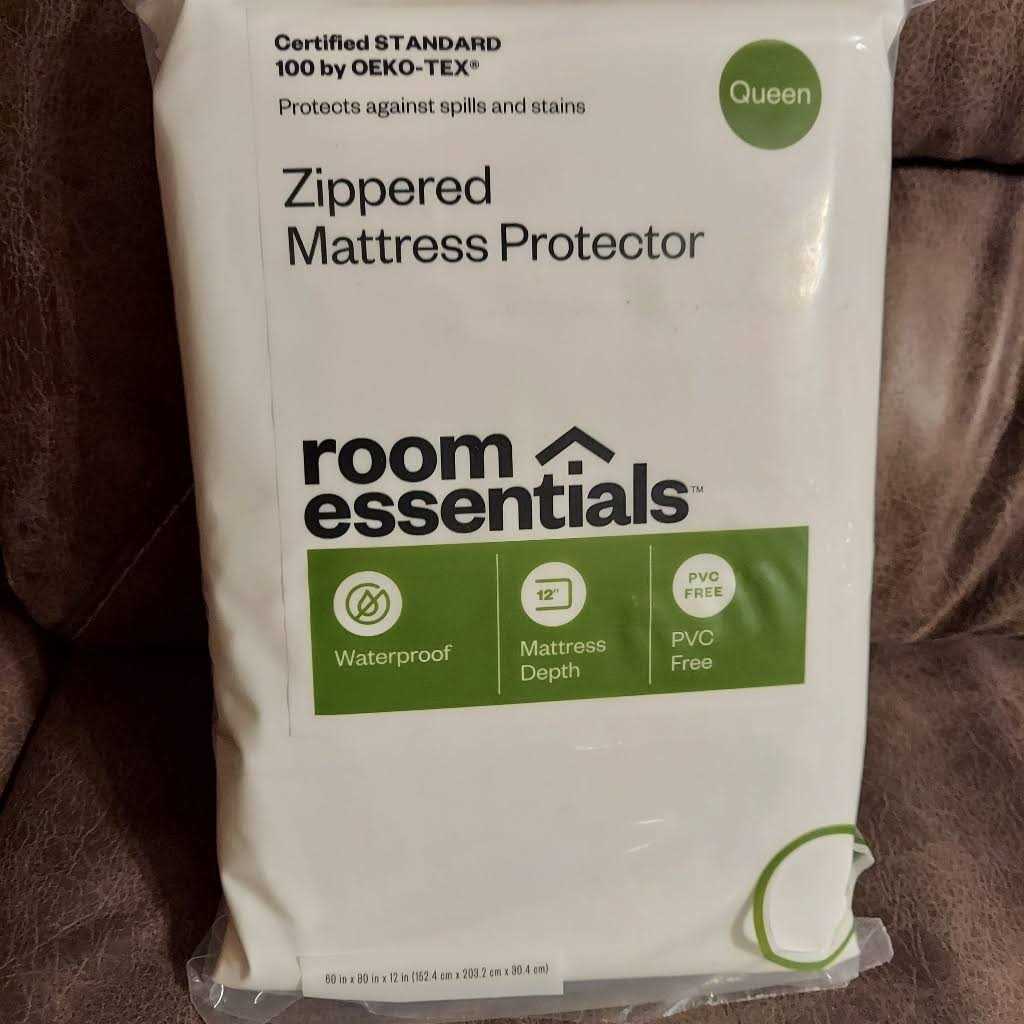 Room Essentials Waterproof Zippered Mattress Protector - Image 5