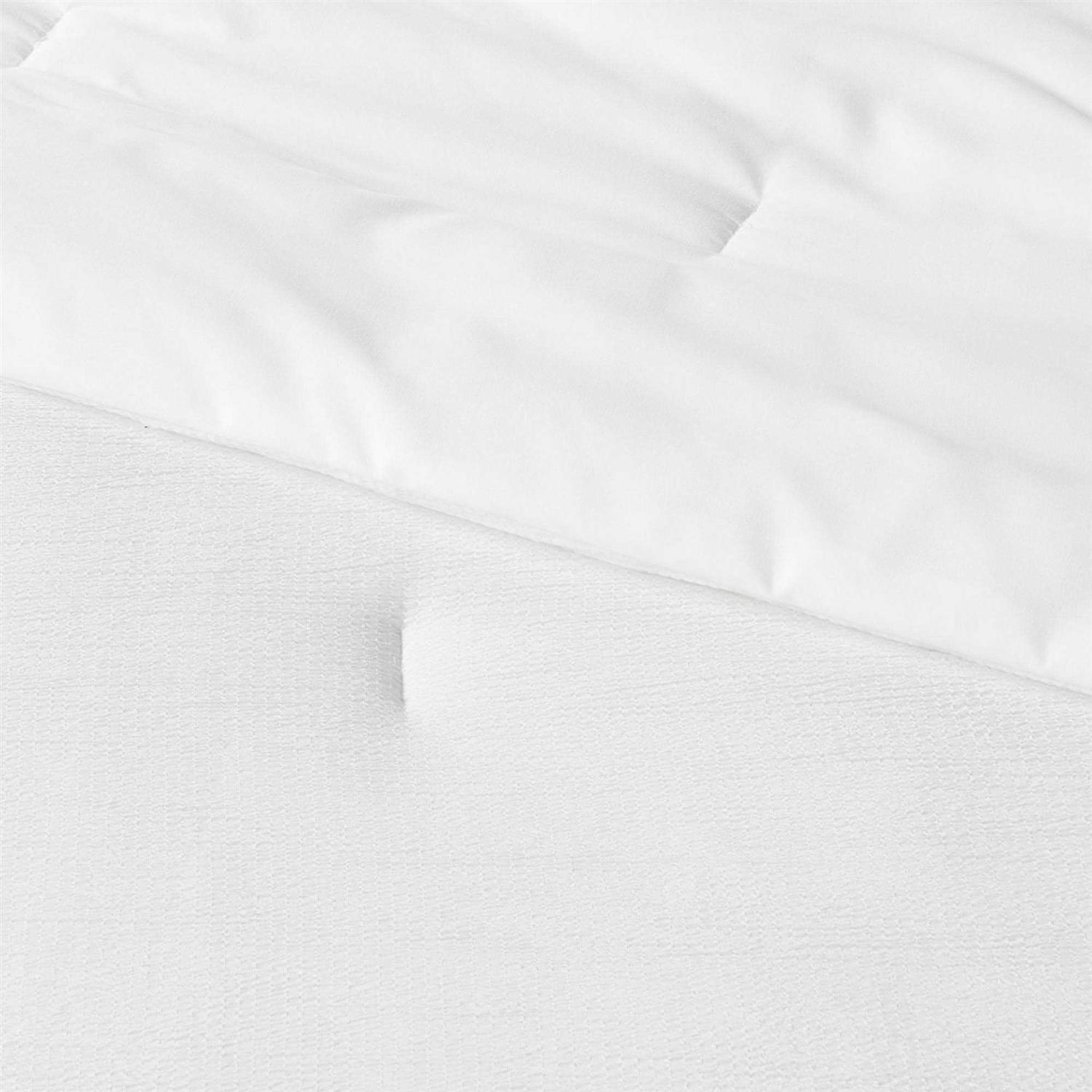 Room Essentials King Washed Microfiber Comforter - Image 4