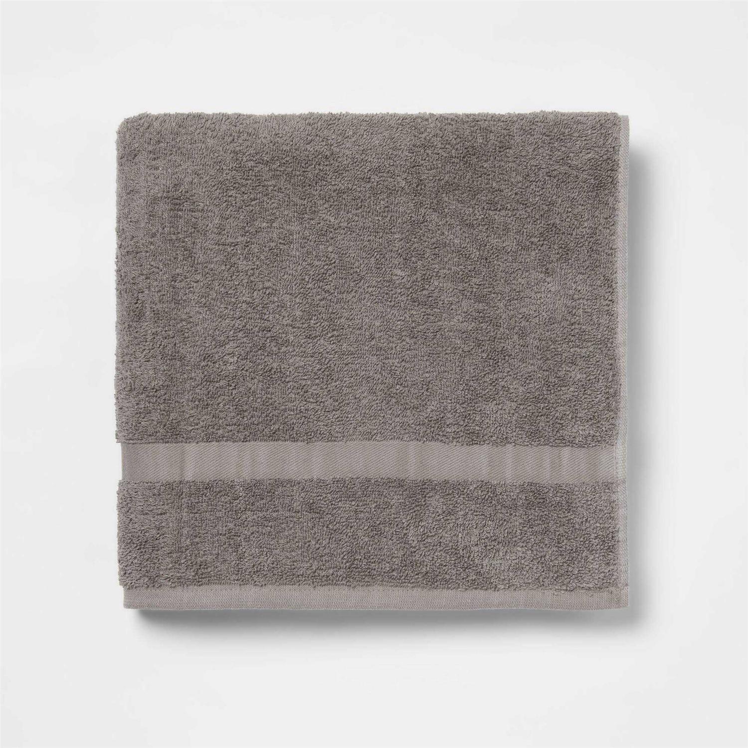 Room Essentials Everyday Bath Towel