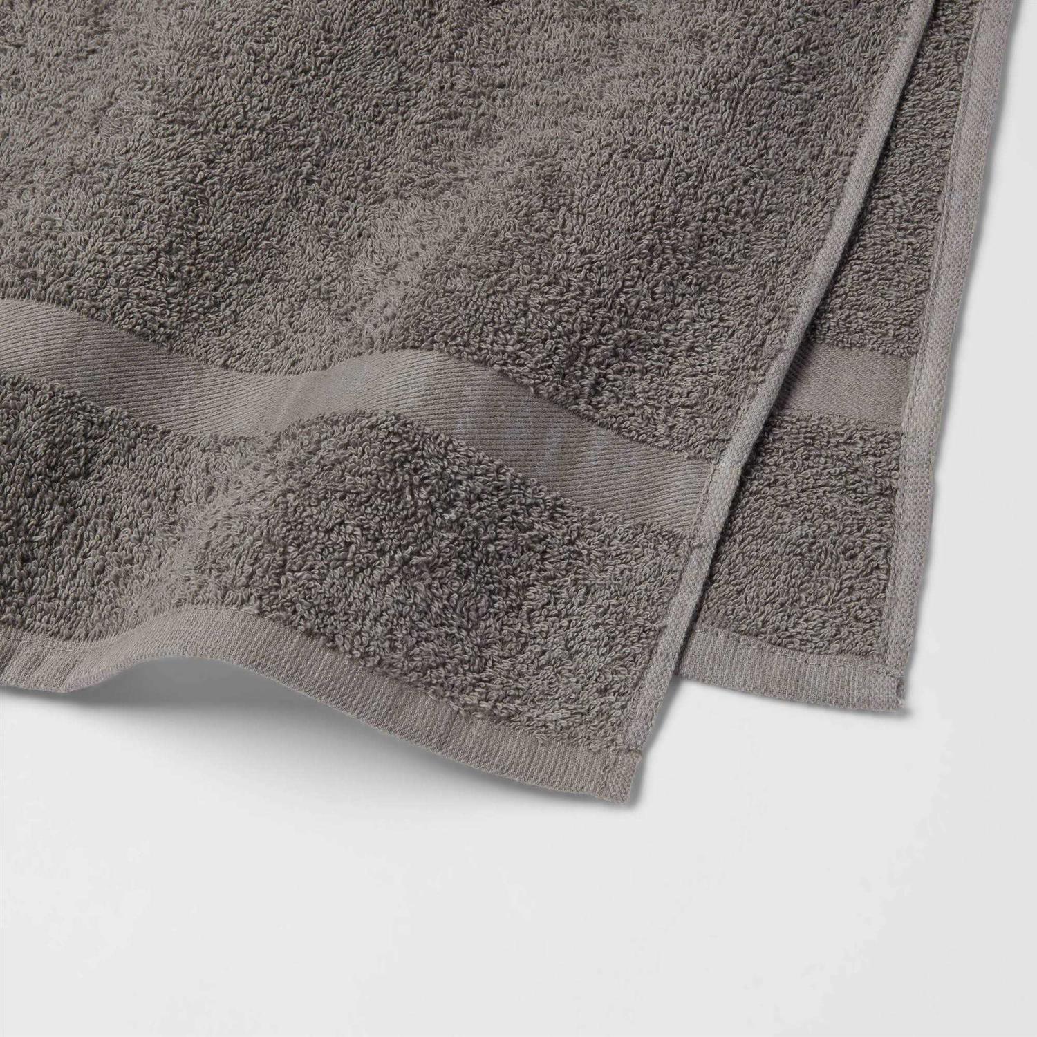 Room Essentials Everyday Bath Towel - Image 2