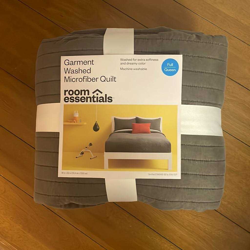 Room Essentials Garment Washed Microfiber Quilt - Image 5