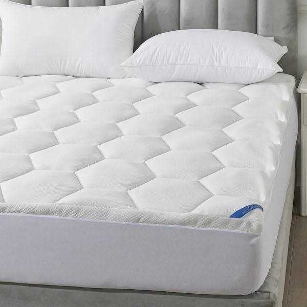 Royal Velvet Honeycomb Soft Knit Mattress Topper - Image 2