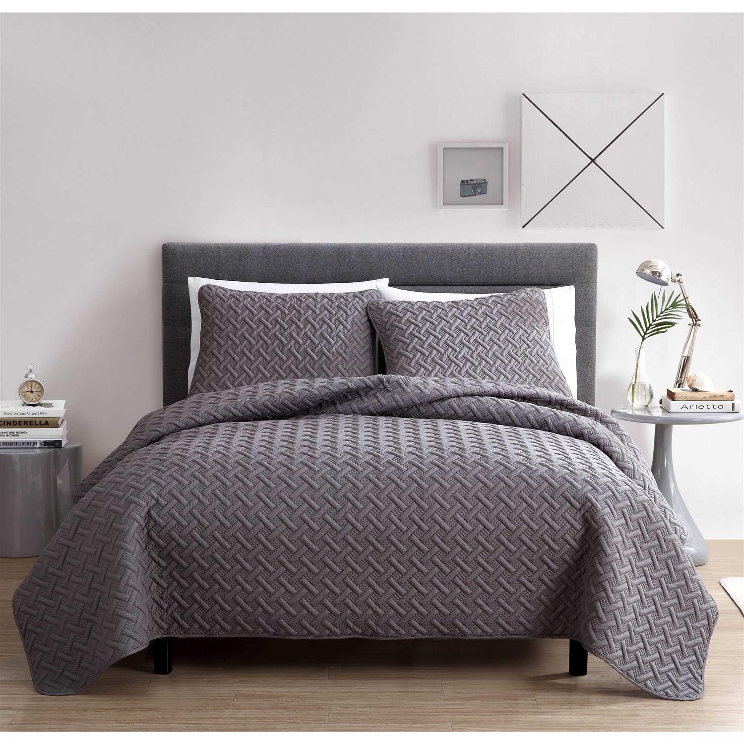 VCNY Nina Embossed Quilt Set - Image 2