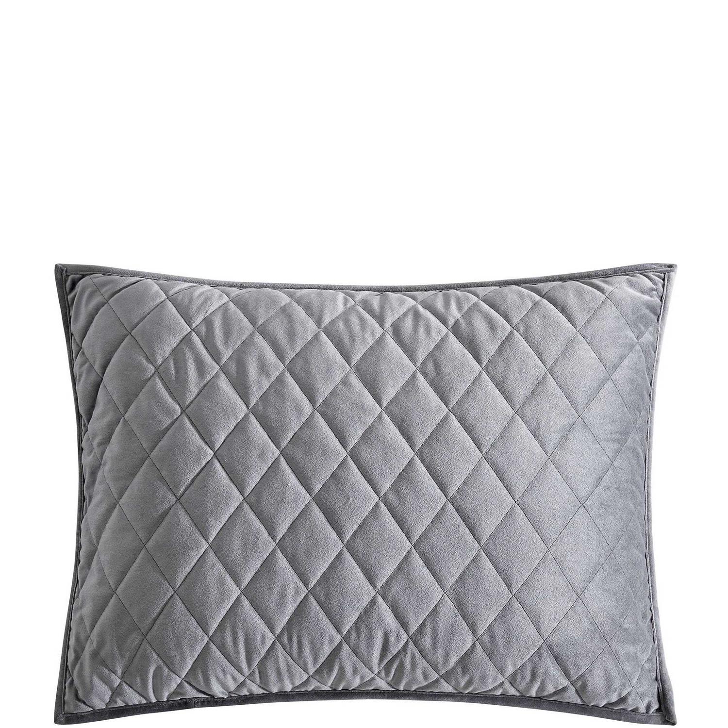 Vera Wang Diamond Velvet Quilt Set - Image 4