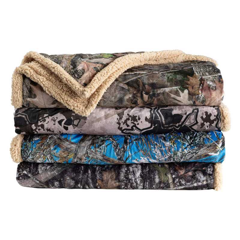 TrueTimber Camo Print Reversible Throw - Image 3