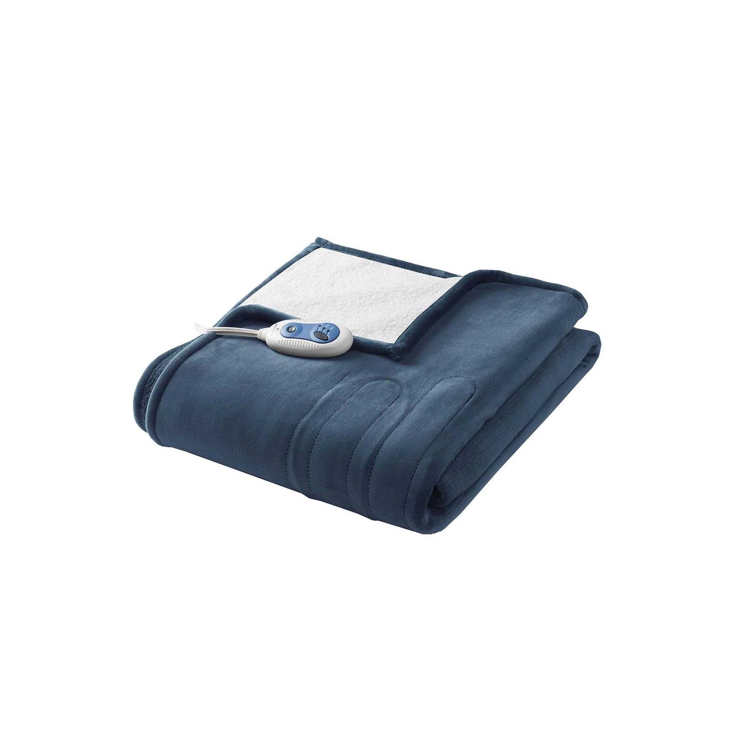 Woolrich Heated Plush to Berber Throw - Image 4