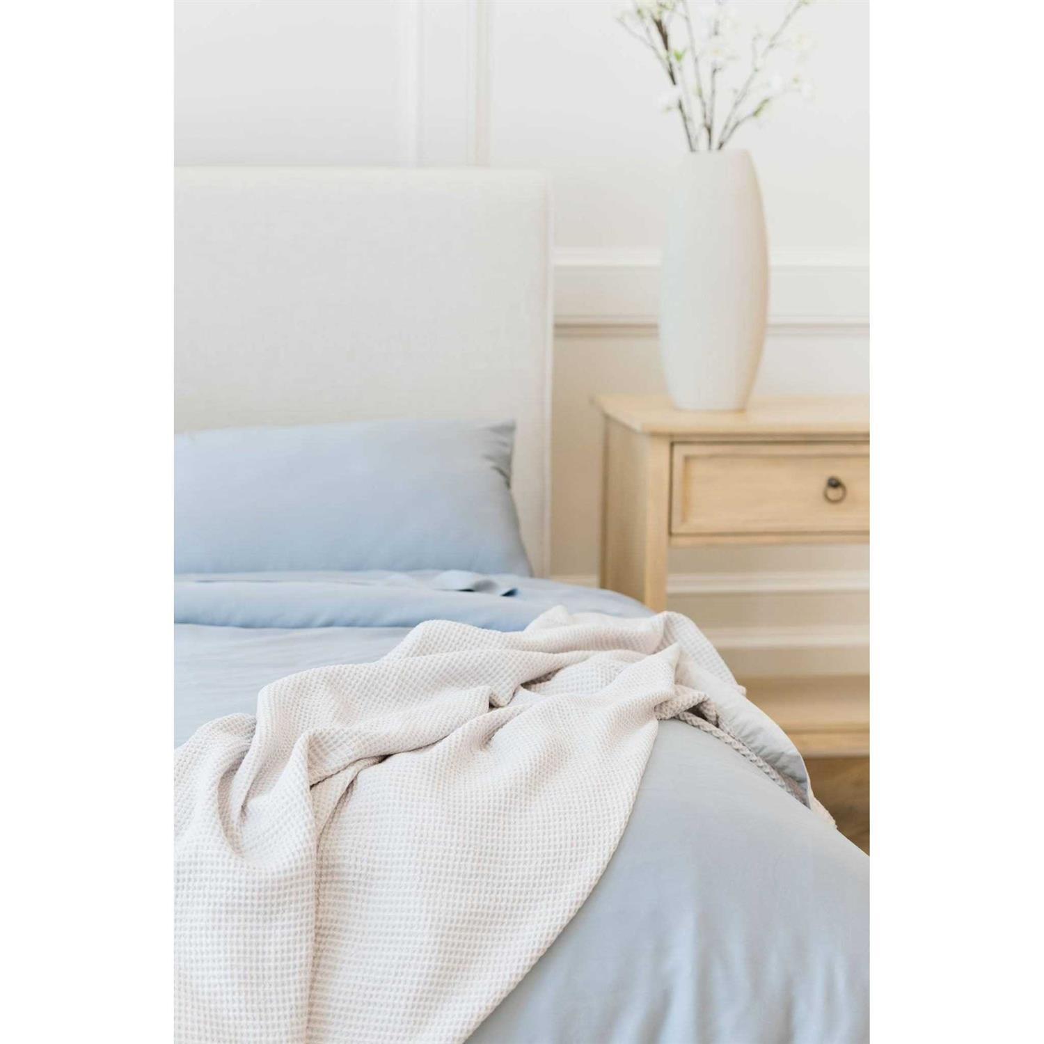 Waffle Blanket in Ivory (Size: Oversized Throw) – Cozy Earth - Image 2