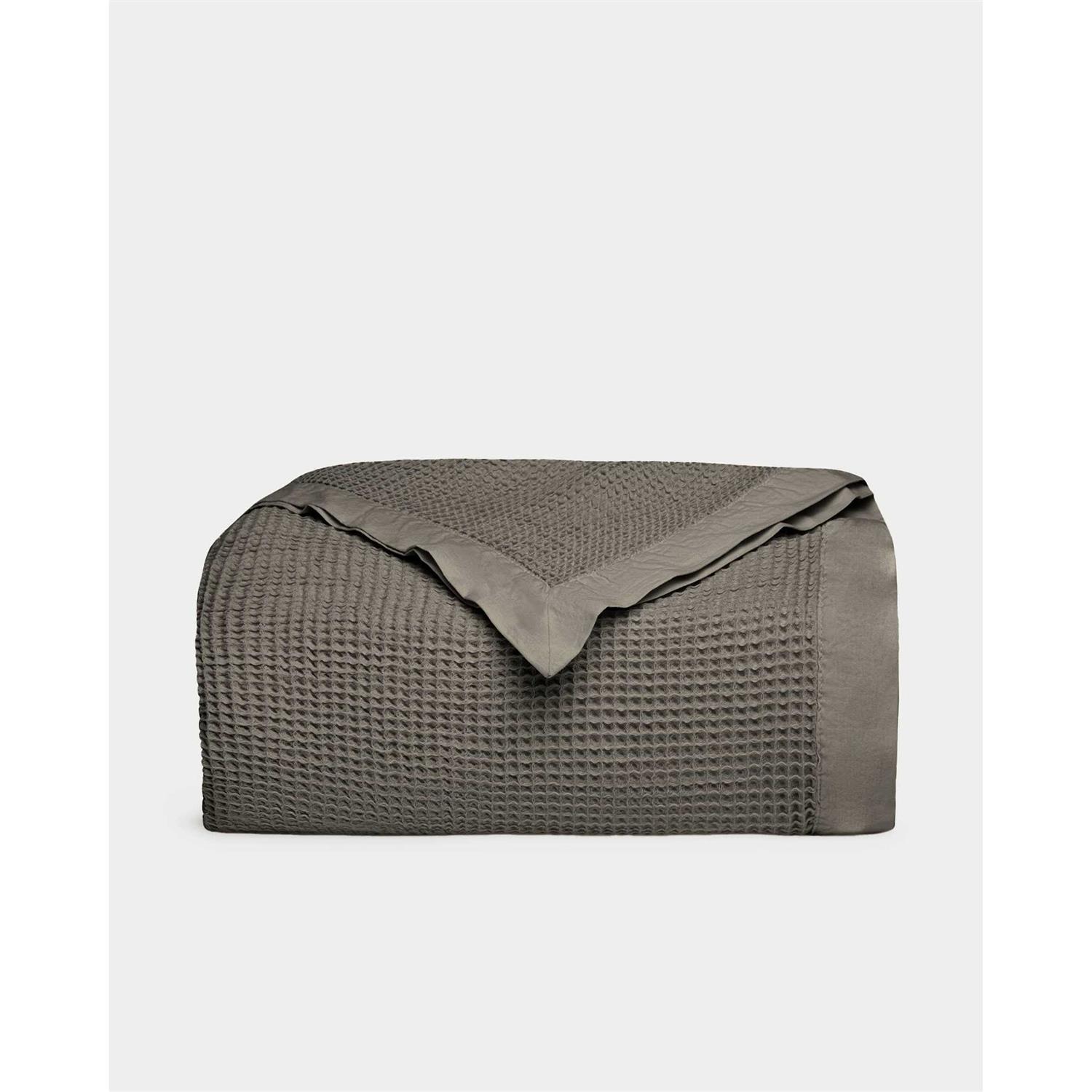 Waffle Blanket in Ivory (Size: Oversized Throw) – Cozy Earth - Image 4