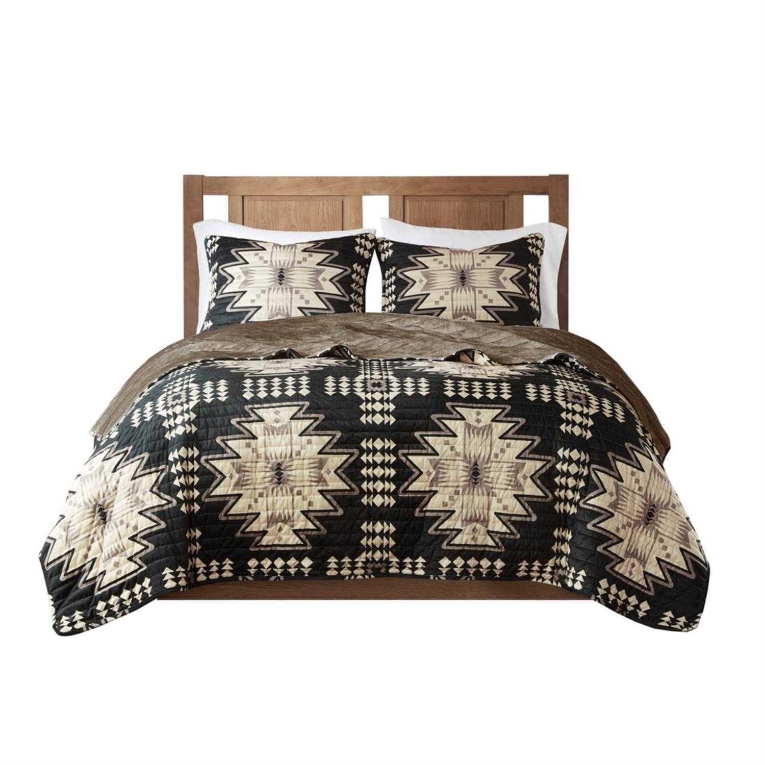 Woolrich Sierra Oversized Print Plush Quilt Set - Image 4