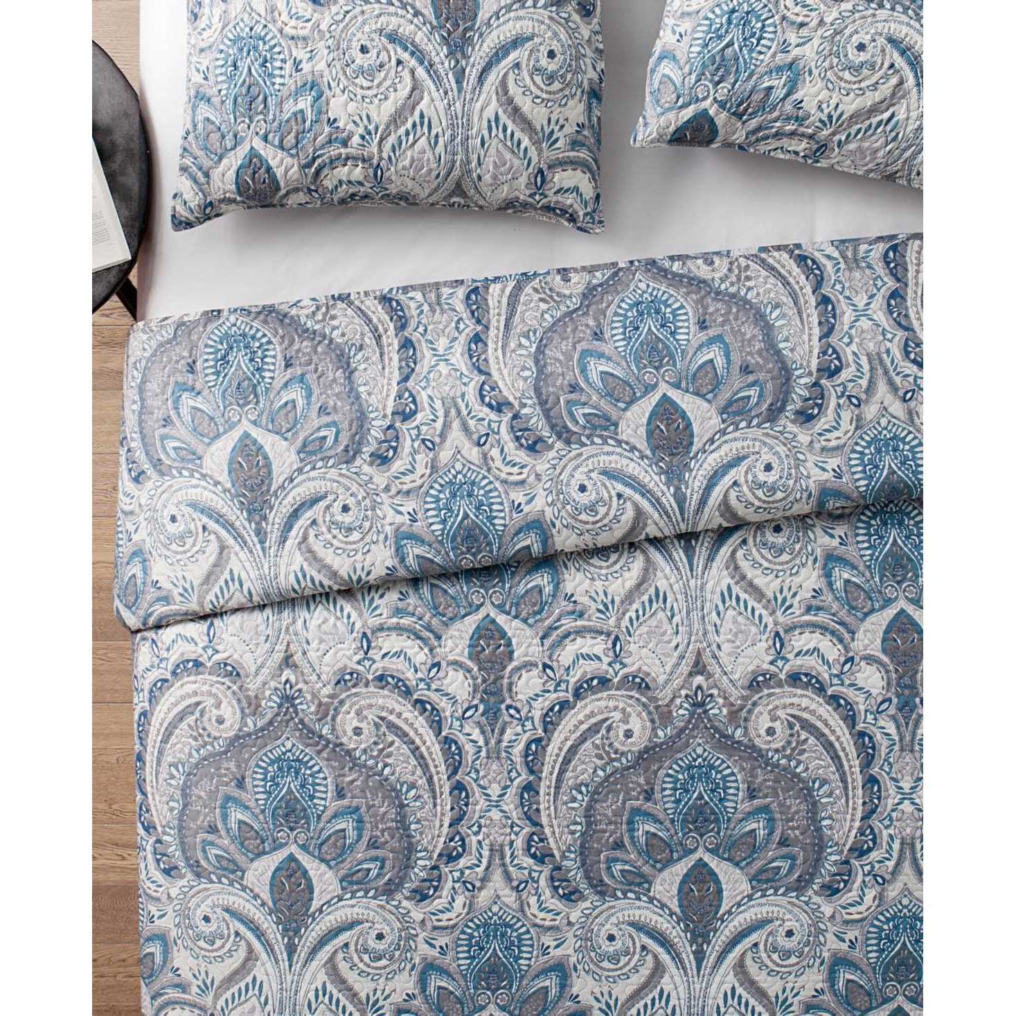 VCNY Home Lawrence Damask Quilt Set - Image 3