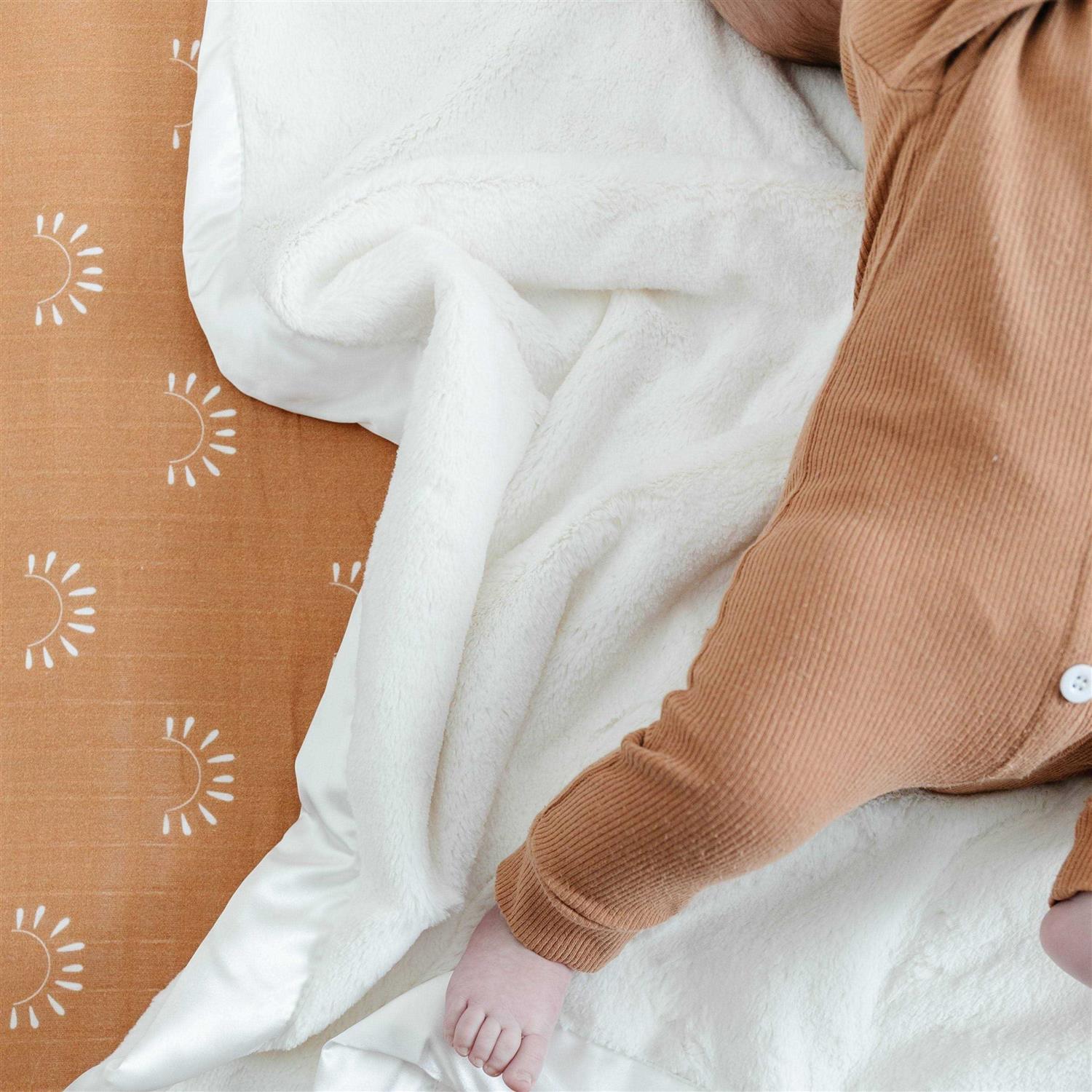 Saranoni Satin Border Blanket - Image 4