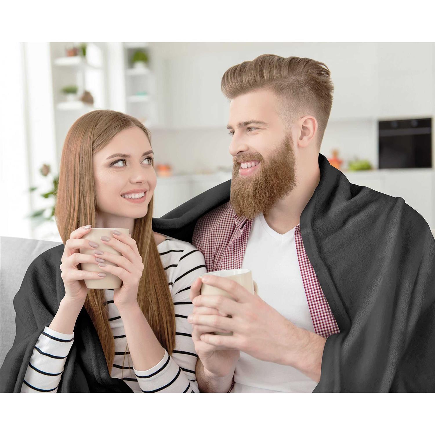 Utopia Bedding Fleece Blanket Size 300GSM Luxury Fuzzy Soft Anti-Static Microfiber Bed Blanket - Image 3