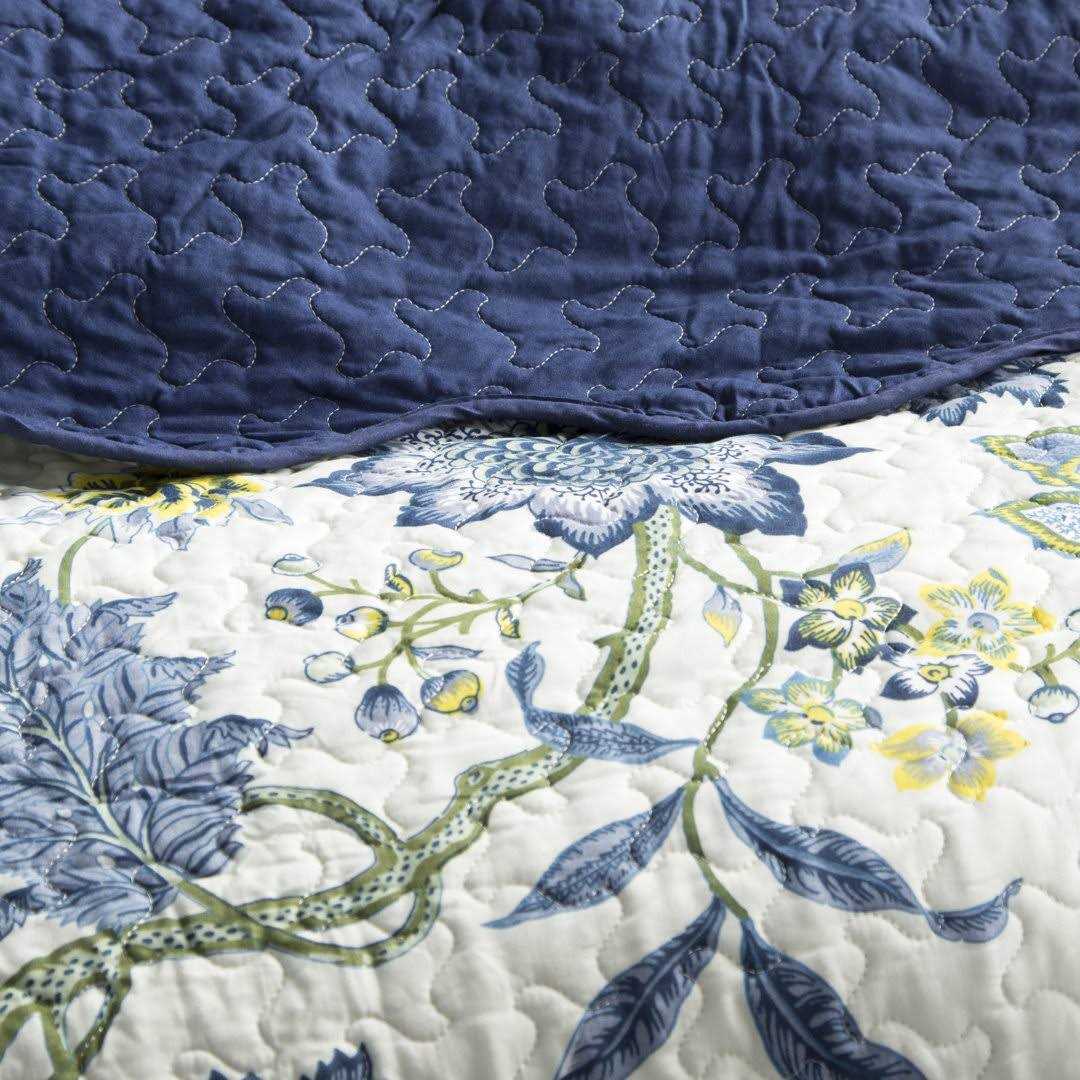 Traditions by Waverly 3-Piece Maldives Quilt Set - Image 4
