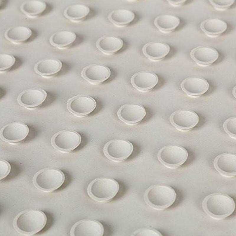 Rubbermaid Bath Mat – White 1982729 - Image 4