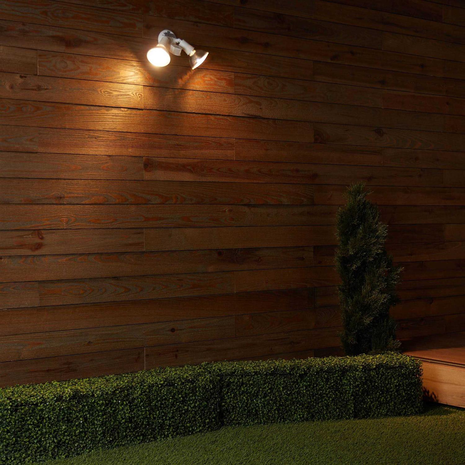 Utilitech 110-Degree 120-Wattage Equivalent Hardwired Halogen White 2-Head Motion-Activated Flood Light with Timer 7636002331 - Image 3