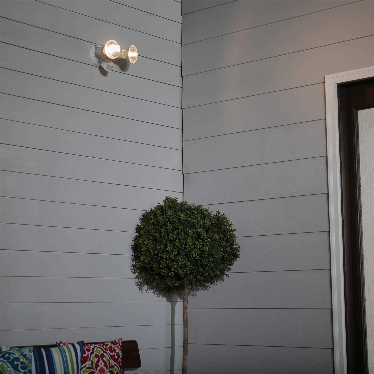 Utilitech 110-Degree 120-Wattage Equivalent Hardwired Halogen White 2-Head Motion-Activated Flood Light with Timer 7636002331 - Image 5