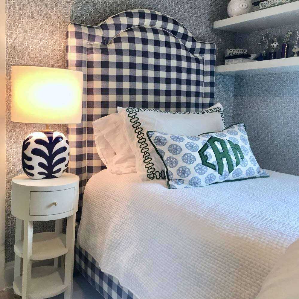 Visual Comfort Signature Parkwood Table Lamp - Image 4