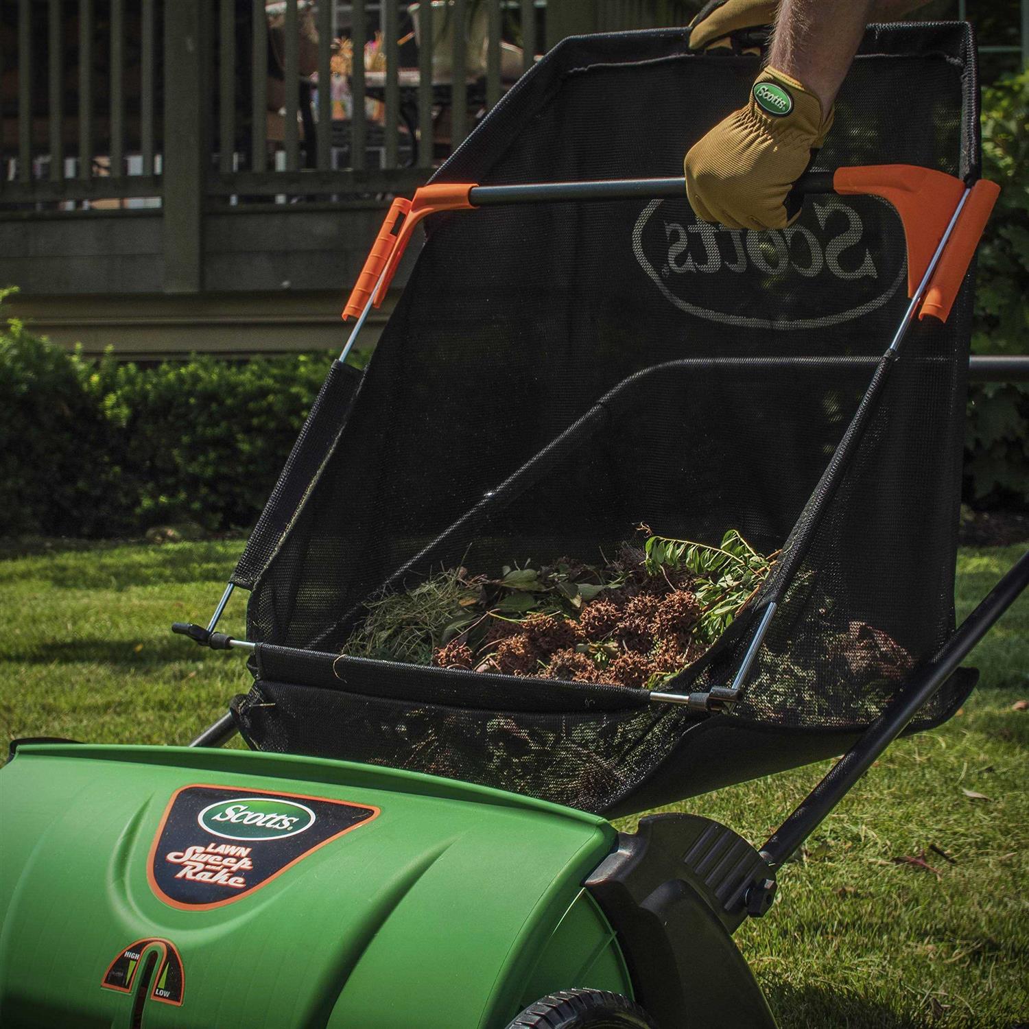 Scotts LSW70026S 26-Inch Push Lawn Sweeper - Image 4