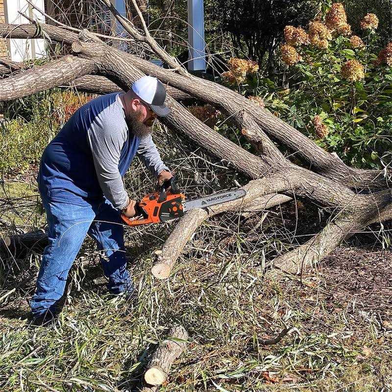 Yard Force 16 in. 15 Amp High-Performance Electric Chainsaw with Auto Chain Tensioner with Bonus PPE Kit - Image 4