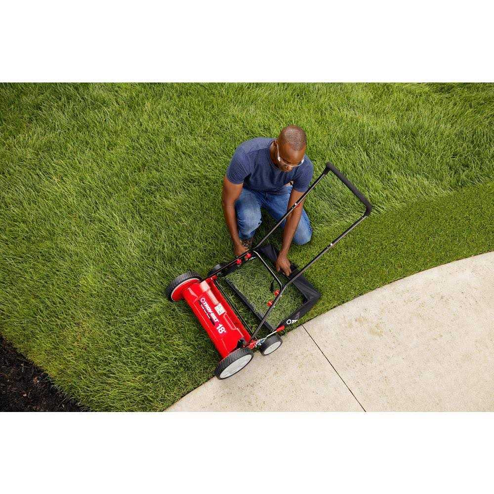 Troy-Bilt 15A-3100B66 TB18R 18 in. Reel Lawn Mower - Image 3