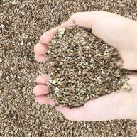 Voulosimi Organic Vermiculite granules for Plants and gardening