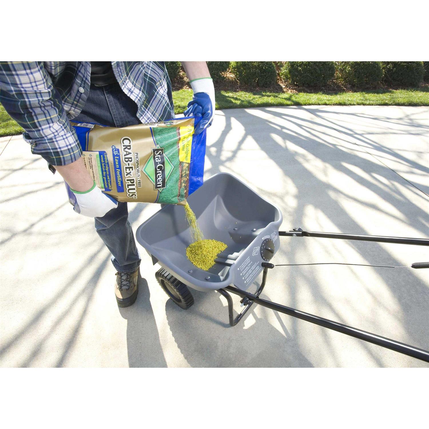 Sta-Green 32-lb Broadcast Fertilizer Spreader - Image 3