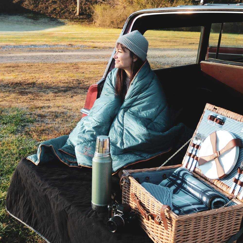 Wise Owl Outfitters Camping Blanket Packable & Waterproof Warm Camping Quilt - Image 3