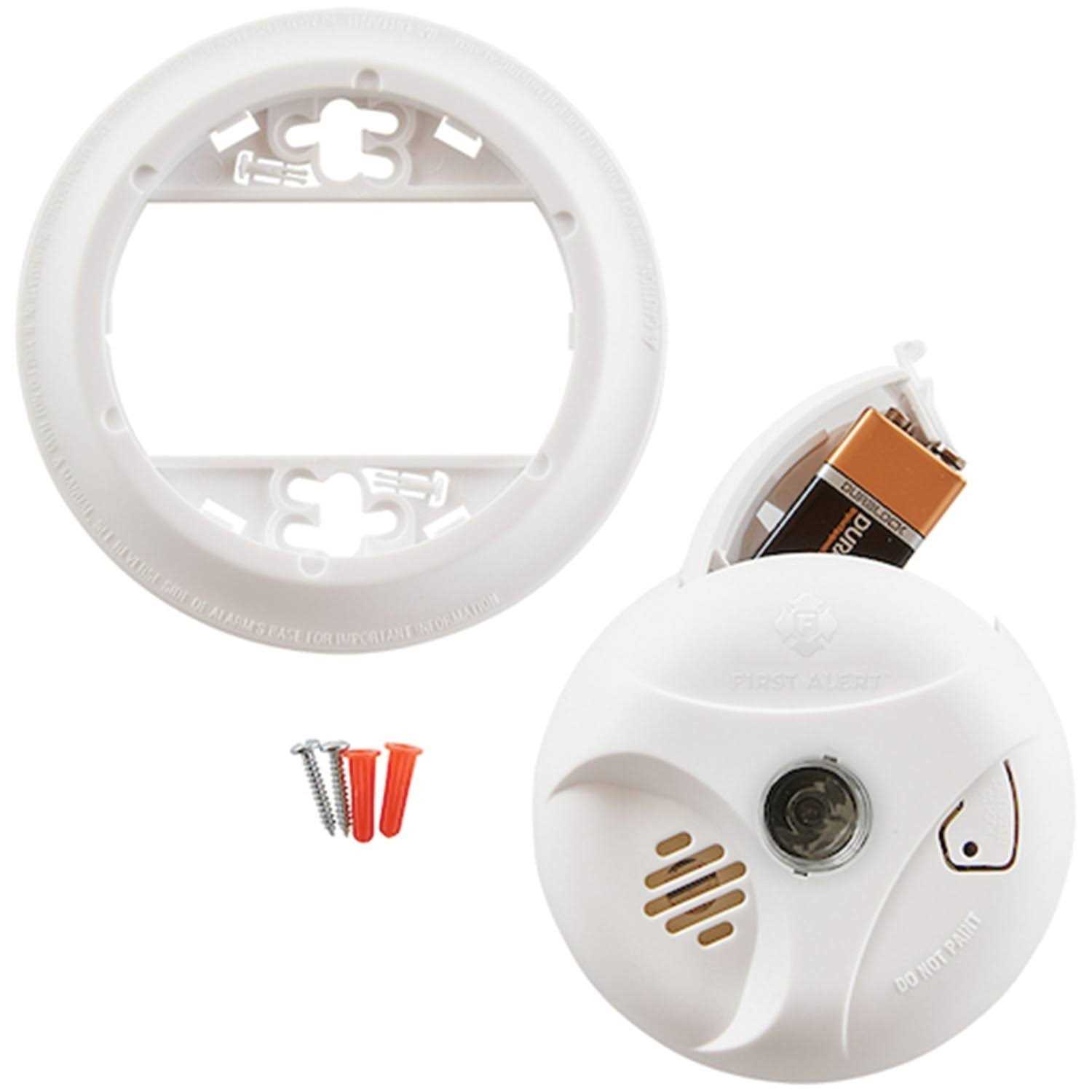 First Alert Ionization Smoke Alarm with Escape Light 1039800 - Image 5
