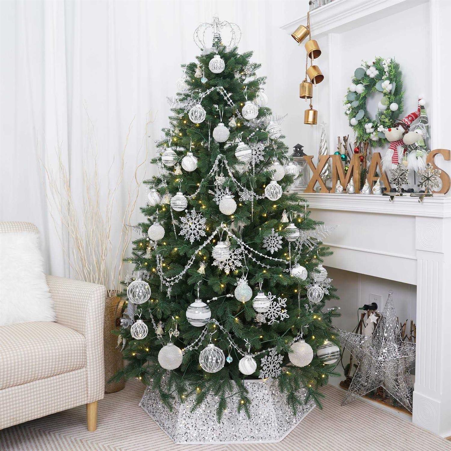Transform Your Christmas Tree with Sunshine’s Sparkling Sequin Tree Skirt - Image 3
