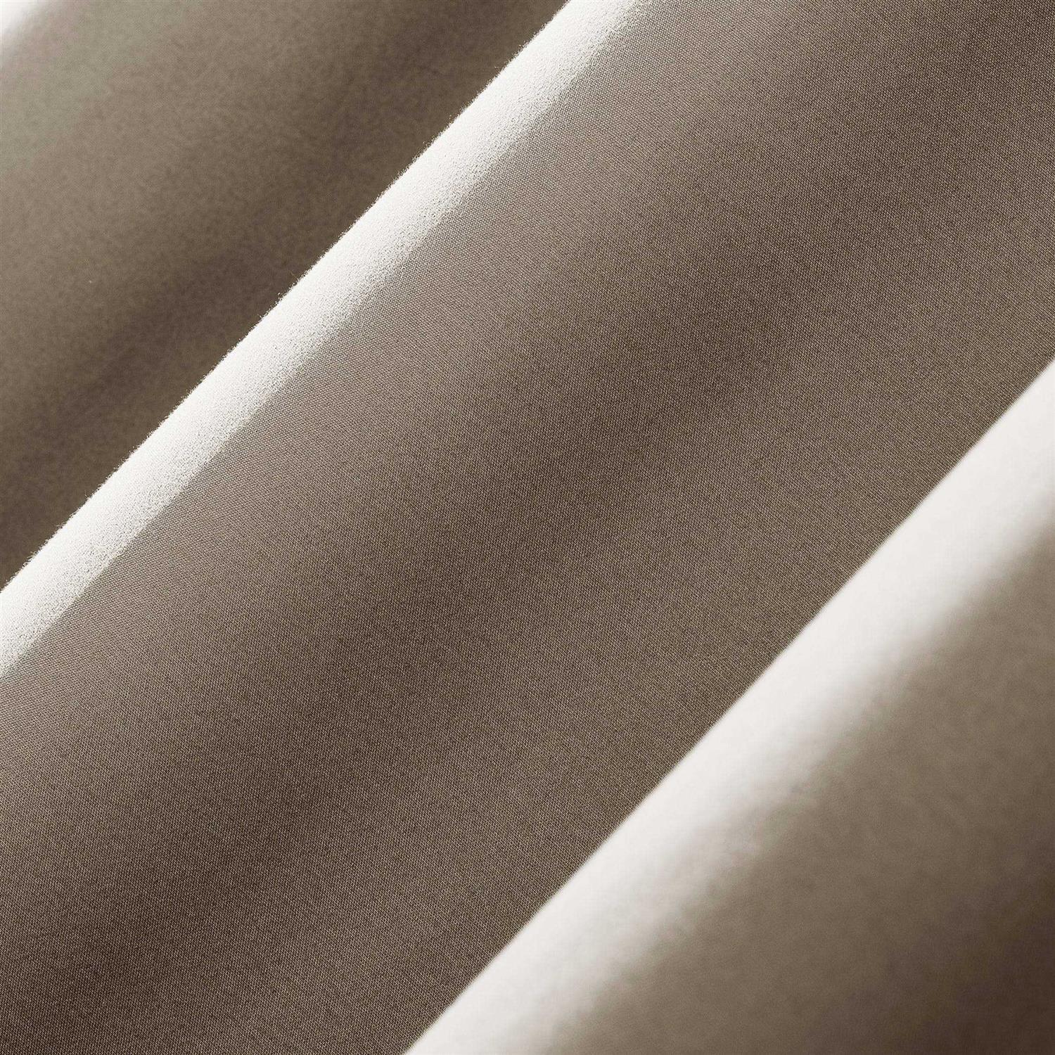 Sun Zero Cyrus Thermal 100% Blackout Curtain Panel - Image 3