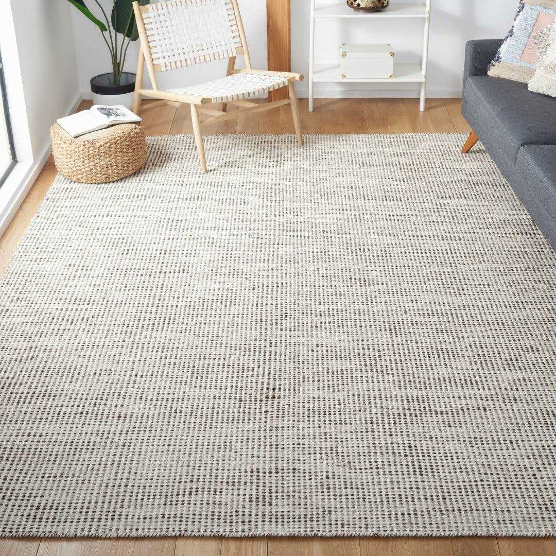 Safavieh Vermont Handmade Rug - Image 2